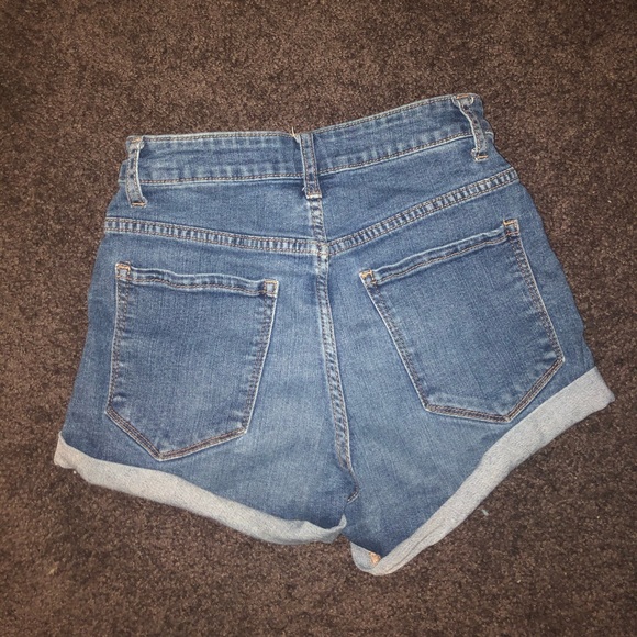 High waisted Jean shorts - Picture 2 of 3